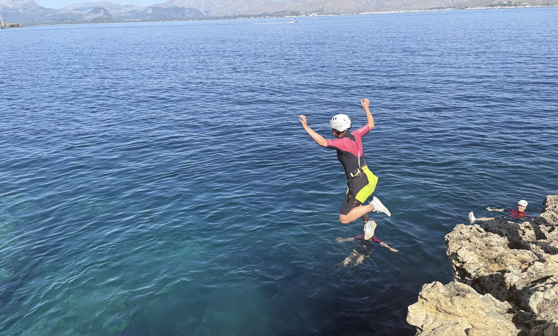 Spektakuläre Küstenlandschaft beim Coasteering in Alcudia