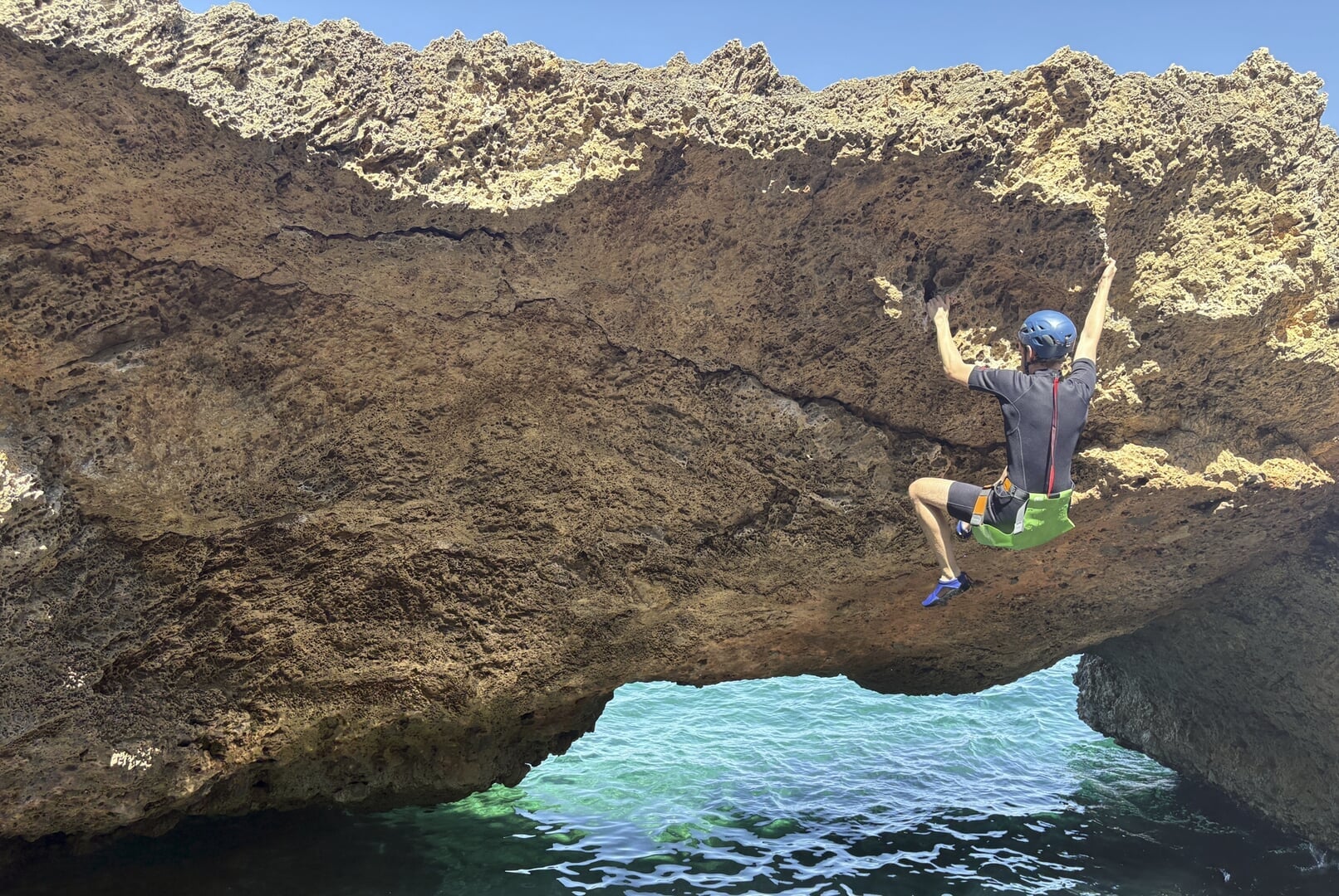 Deep-Water-Soloing beim Coasteering in Alcudia