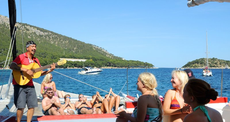 Musik auf dem Katamaran
