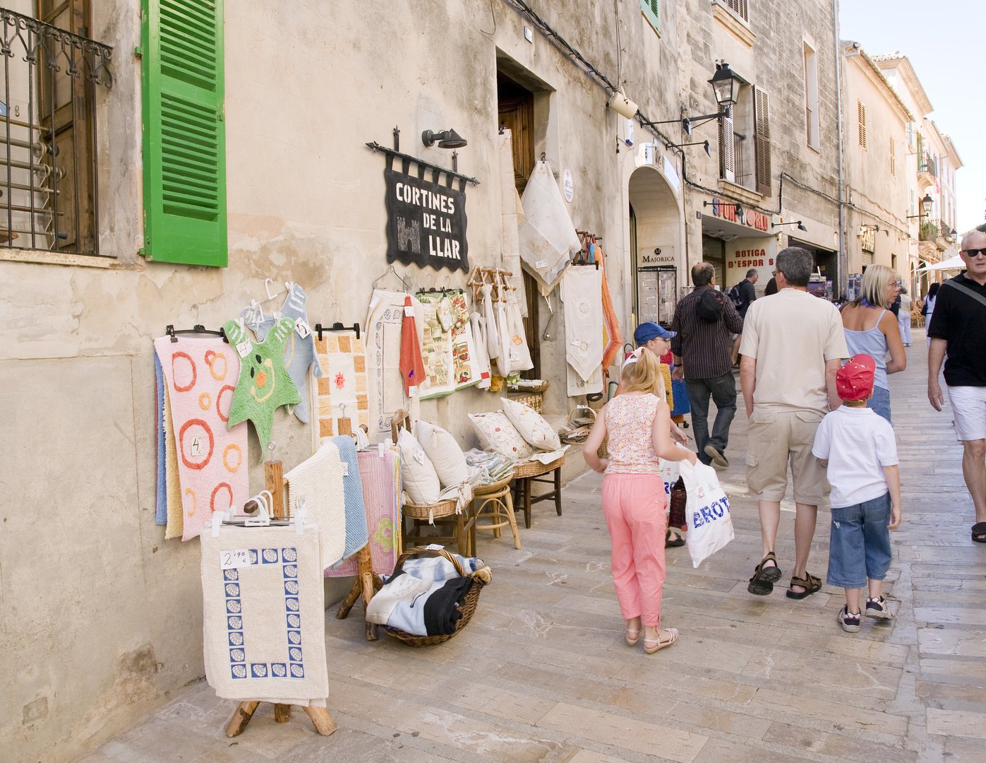 Tour in Alcudia streets