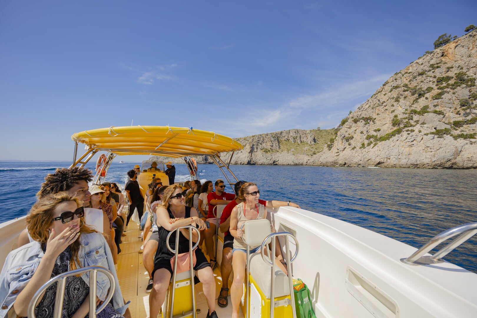 boat in alcudia for small groups