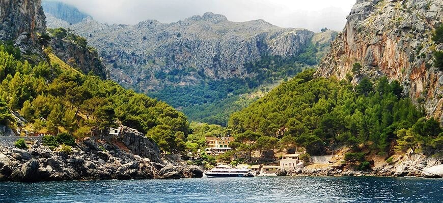 How to visit Cala Tuent
