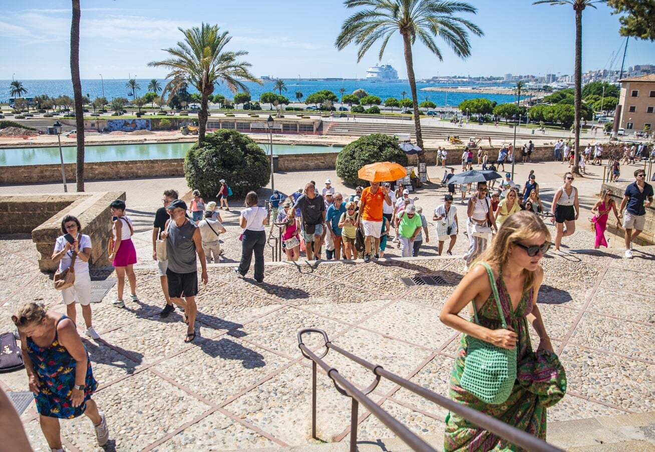 Changing of the guard in Palma