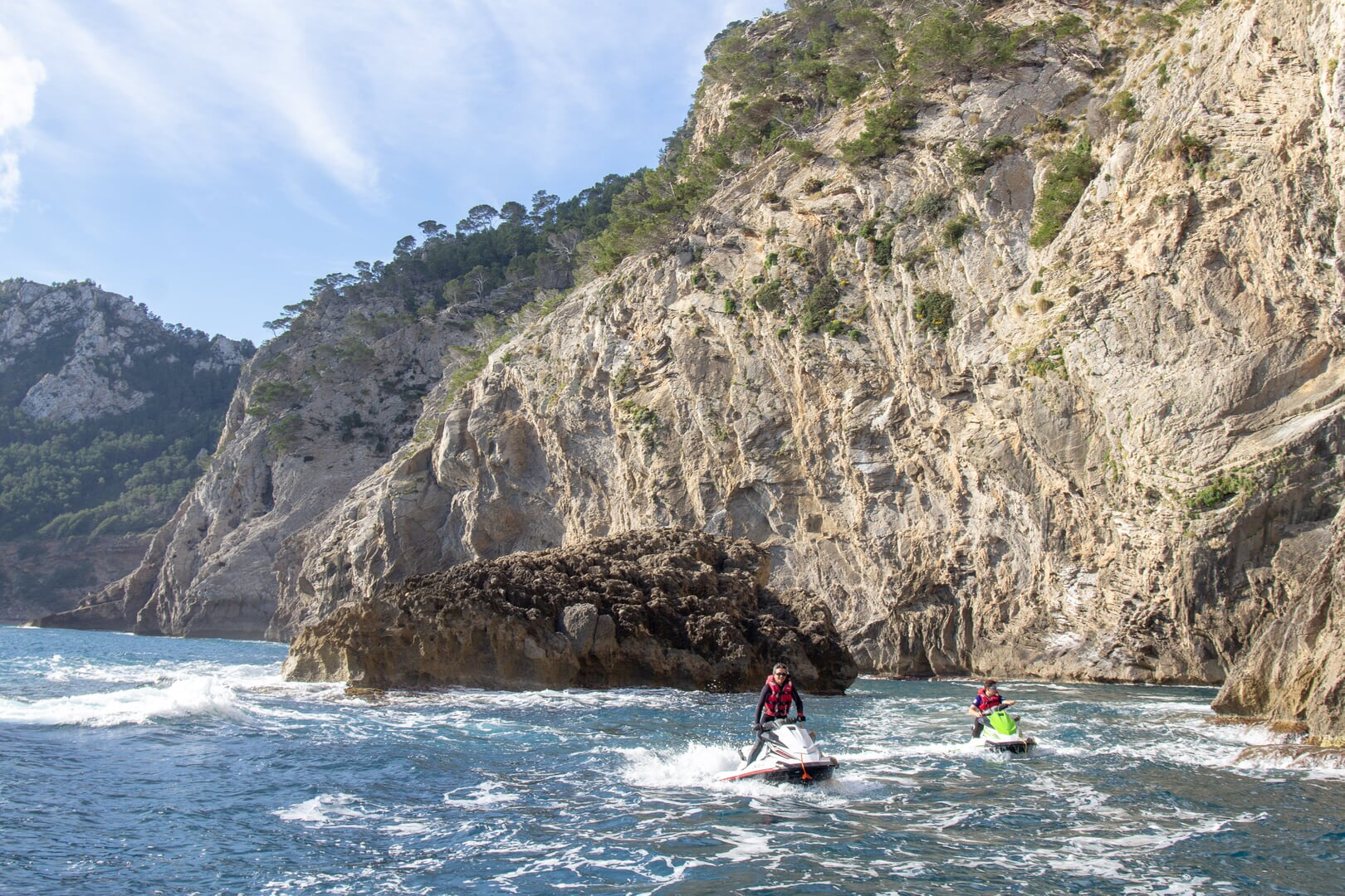 jaskinie na skuterach wodnych