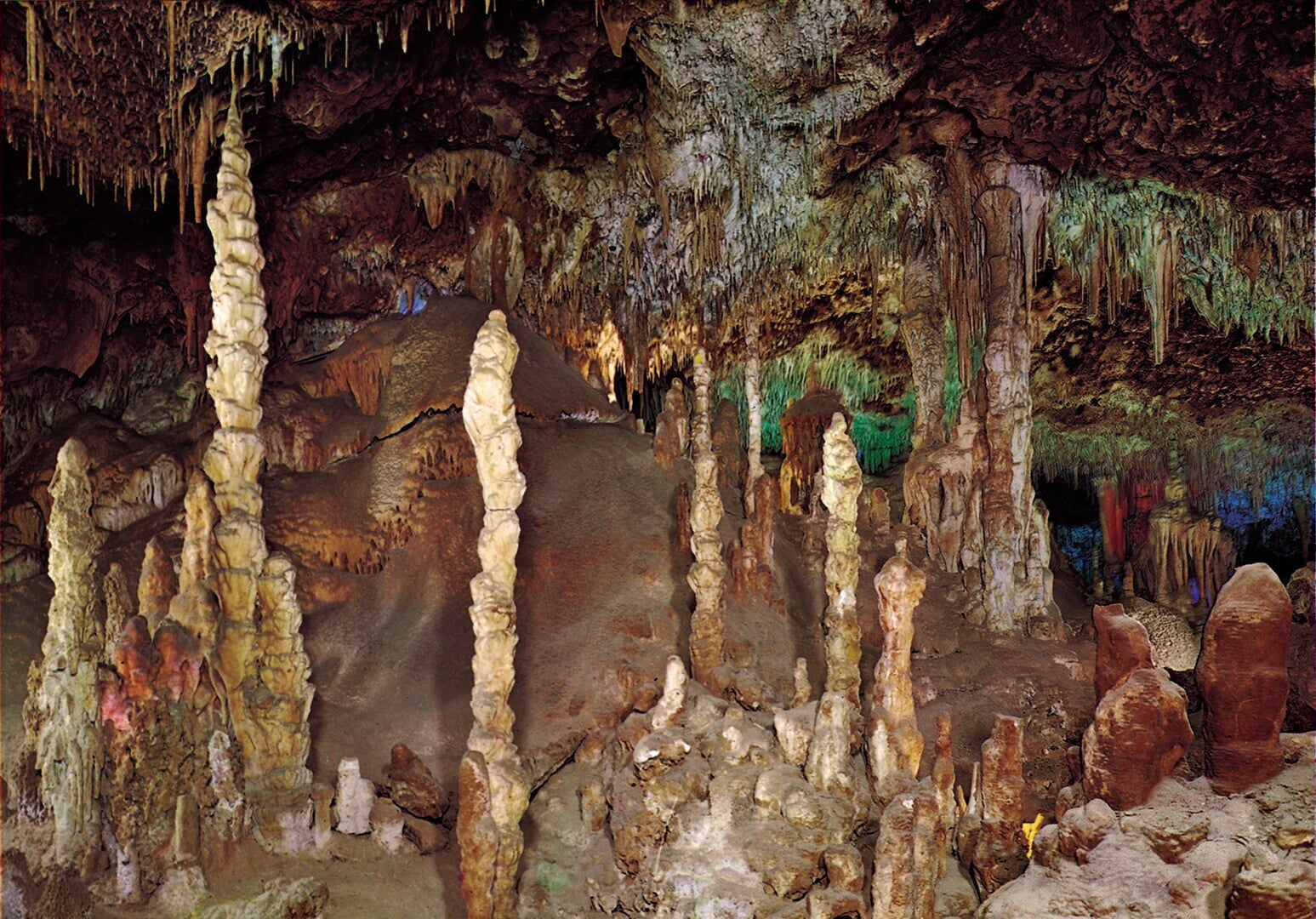 Stalagmity w Hams